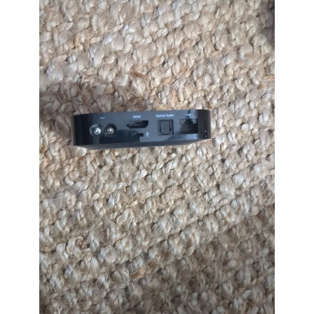 Apple TV 3rd Generation Model A1469 Includes Power Cable HDMI Cable And Remote